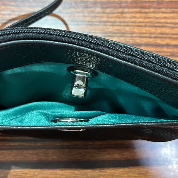 COACH Black Wristlet Zip Closure - Picture 5 of 6